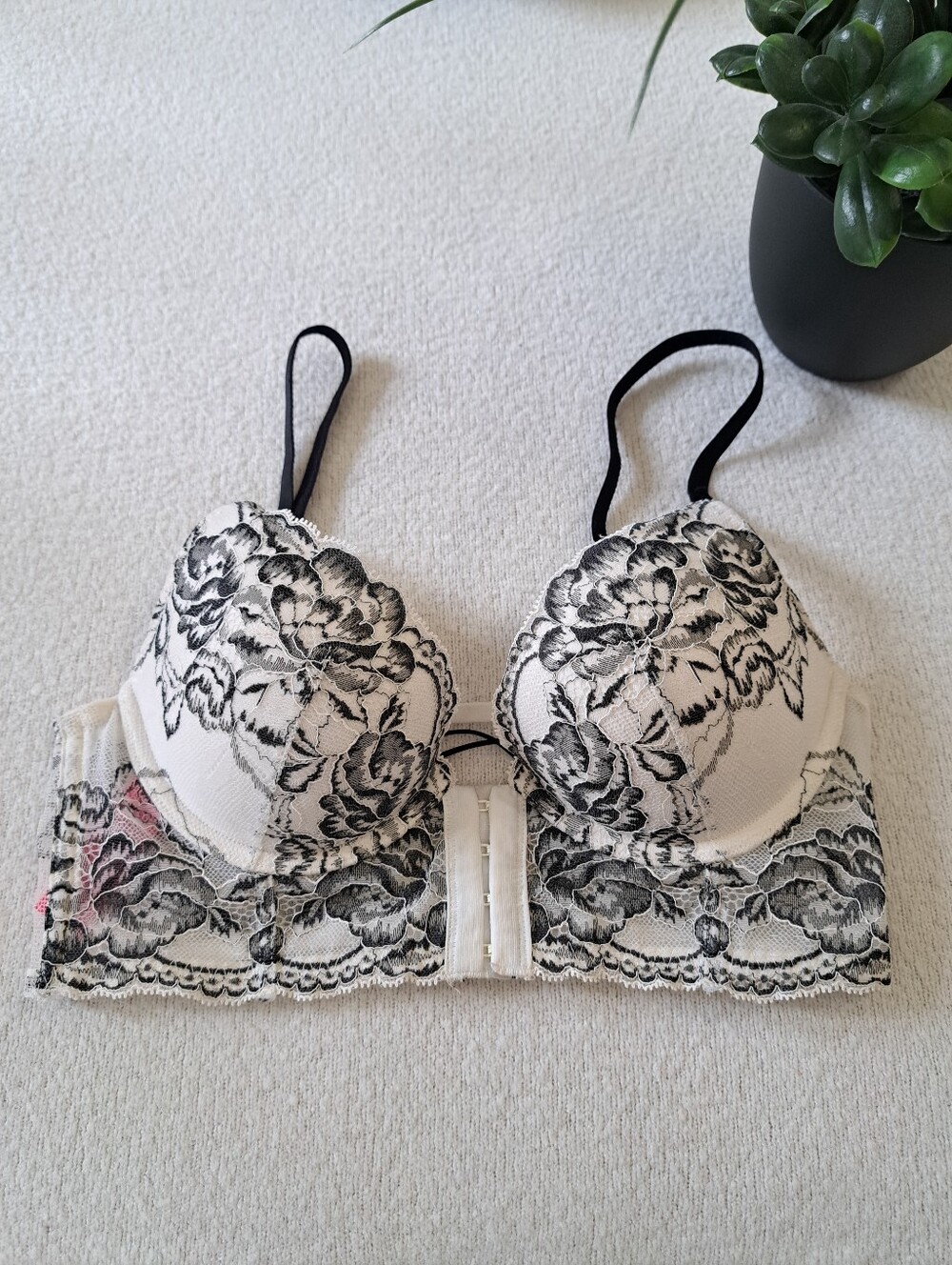 La SENZA Lace Bra Black Floral Women's Size 34B Feminine Push Up Lingerie